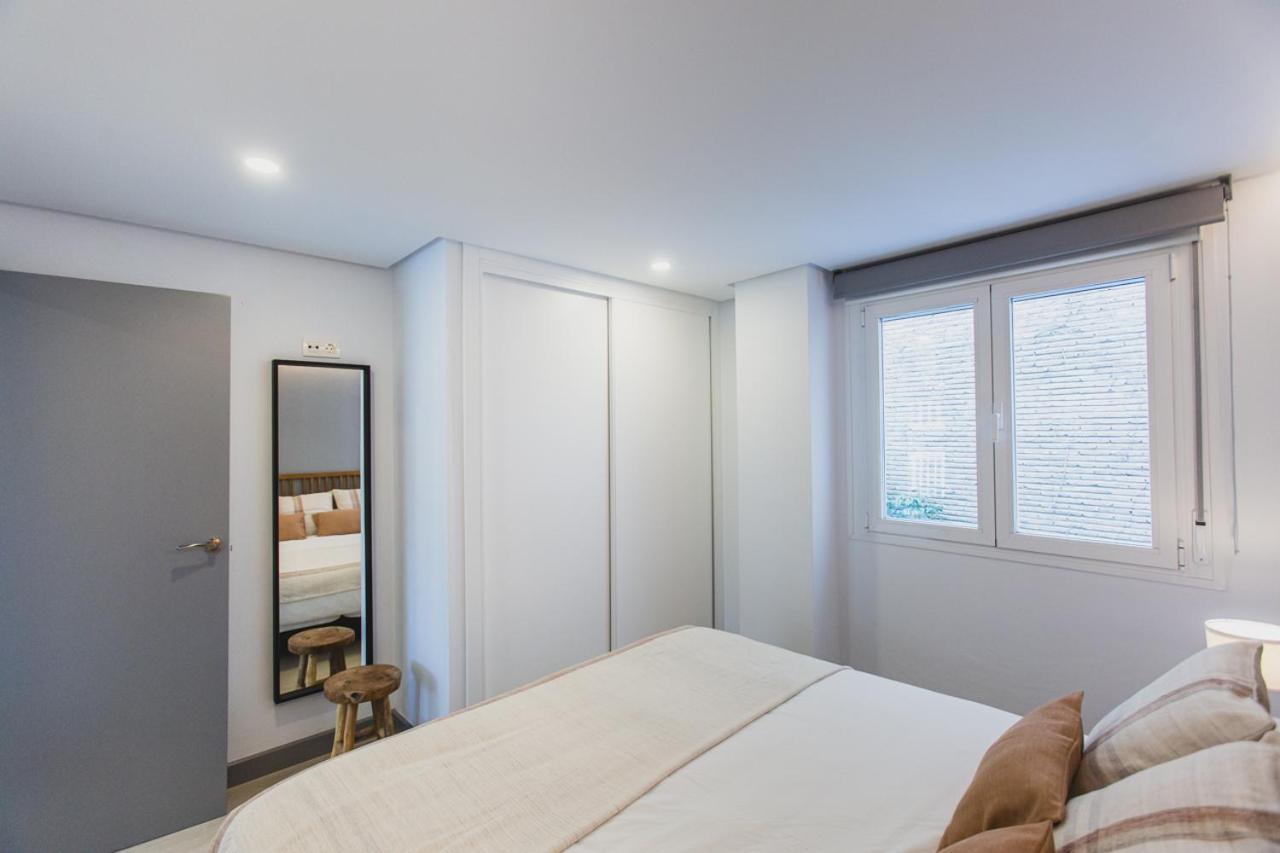 Casa Plaza Salvador Apartment Севиля Екстериор снимка