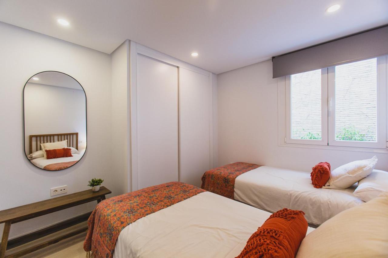 Casa Plaza Salvador Apartment Севиля Екстериор снимка
