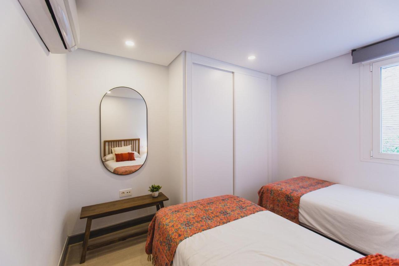 Casa Plaza Salvador Apartment Севиля Екстериор снимка